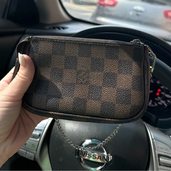 Louis Vuitton Damier Ebene Mini Pochette - Picture 3 of 6